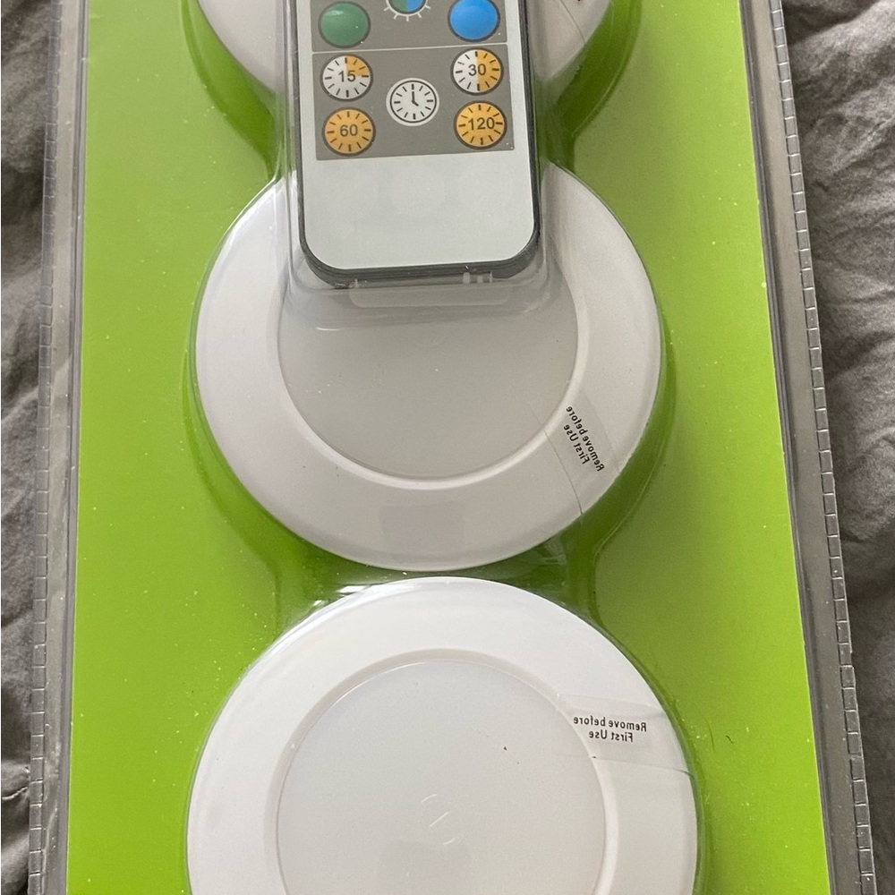 3Pk Remote-Controlled LED Puck Lights - White